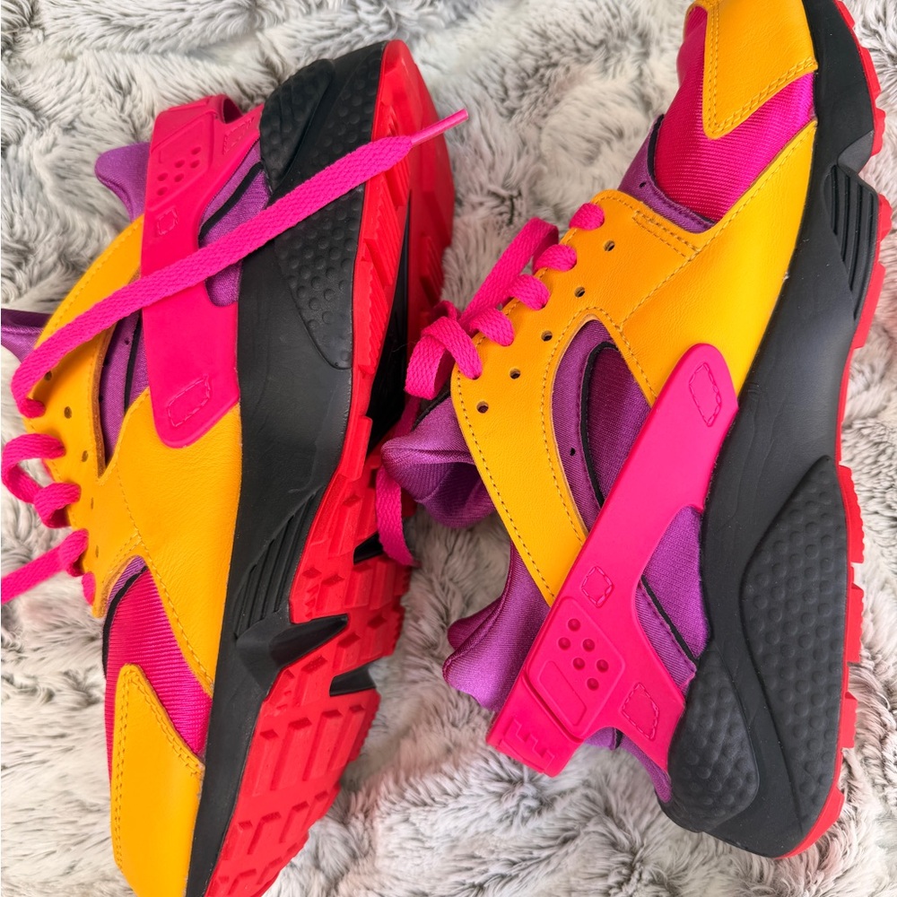 NIKE AIR HUARACHE | “Be You” Custom